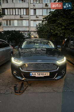 Седан Ford Fusion 2015 в 