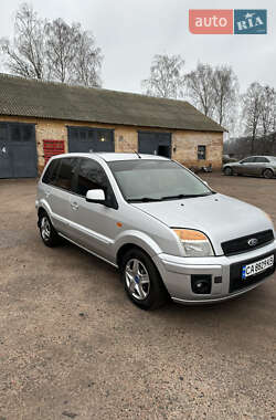 Хэтчбек Ford Fusion 2010 в 