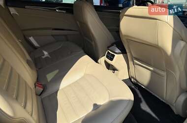 Седан Ford Fusion 2015 в 