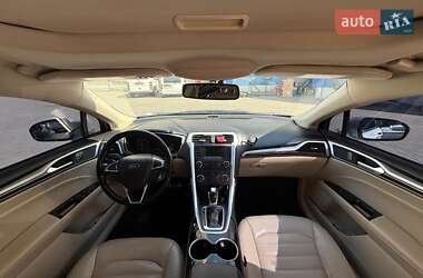 Седан Ford Fusion 2015 в 