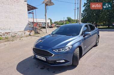 Седан Ford Fusion 2017 в 