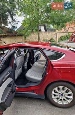 Седан Ford Fusion 2014 в 