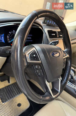 Седан Ford Fusion 2012 в 