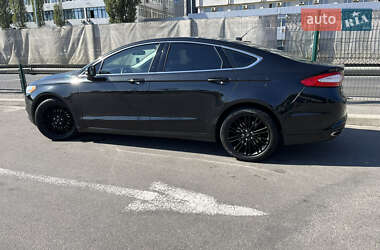 Седан Ford Fusion 2015 в 
