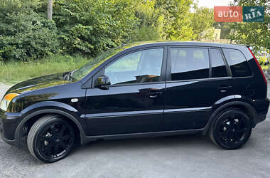 Хэтчбек Ford Fusion 2010 в 