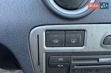 Хэтчбек Ford Fusion 2010 в 