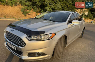 Седан Ford Fusion 2016 в 