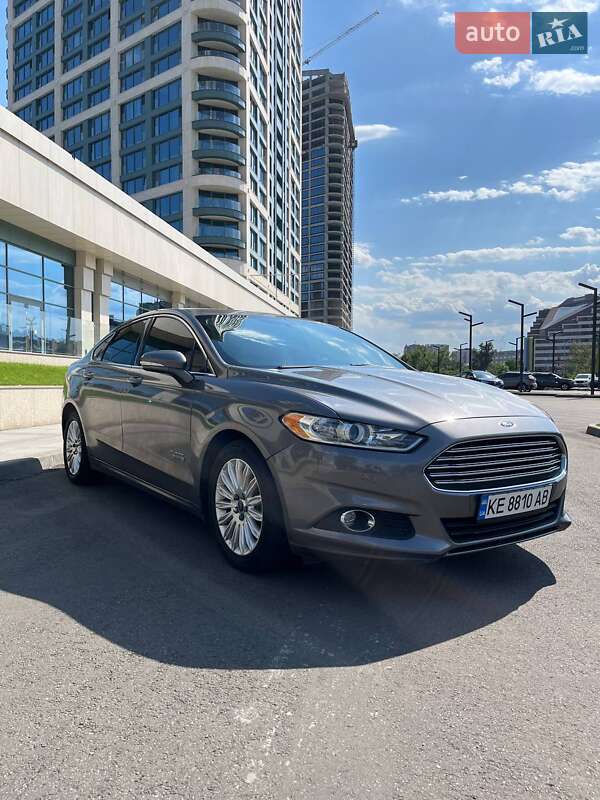 Седан Ford Fusion 2013 в Дніпрі