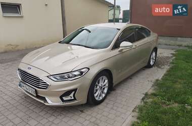 Седан Ford Fusion 2018 в Любаре