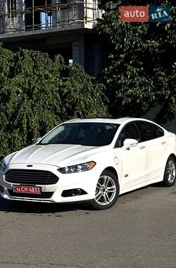 Седан Ford Fusion 2015 в Умані