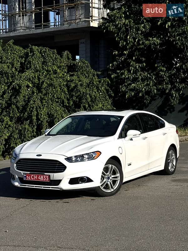 Седан Ford Fusion 2015 в 