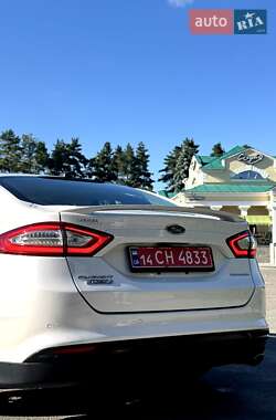 Седан Ford Fusion 2015 в 