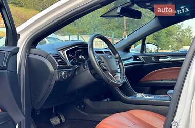 Седан Ford Fusion 2019 в 