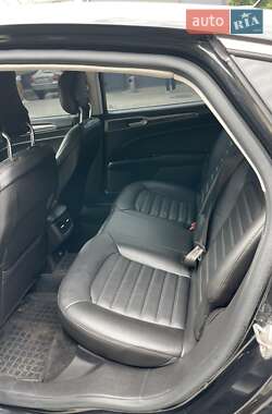 Седан Ford Fusion 2015 в 