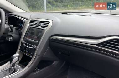 Седан Ford Fusion 2015 в 