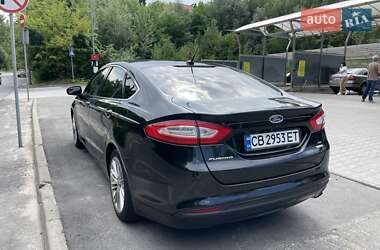 Седан Ford Fusion 2015 в 