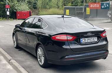 Седан Ford Fusion 2015 в 