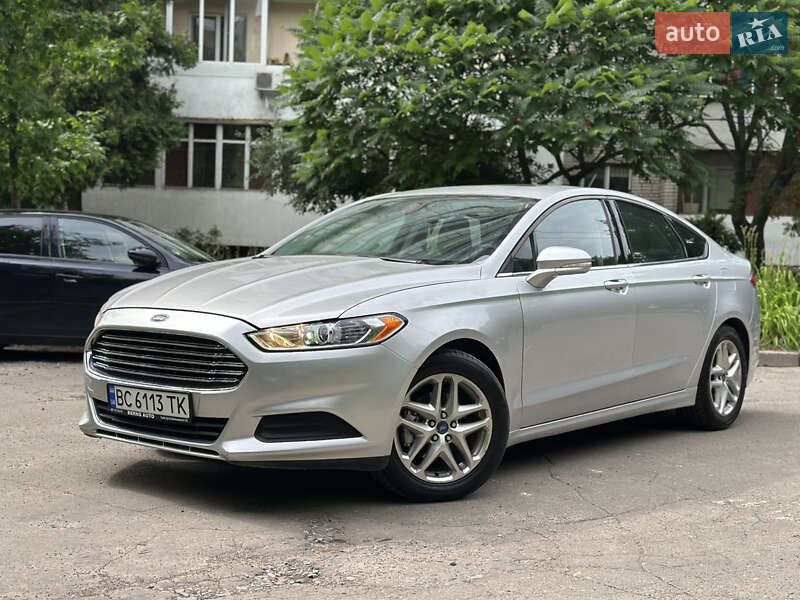 Седан Ford Fusion 2013 в Львове