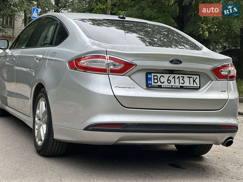 Седан Ford Fusion 2013 в Львове