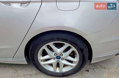 Седан Ford Fusion 2015 в 