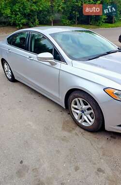 Седан Ford Fusion 2015 в 