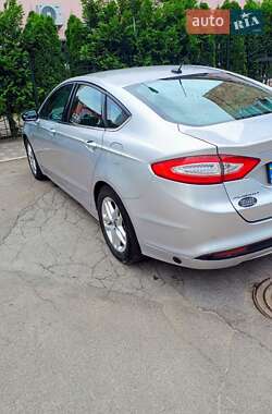 Седан Ford Fusion 2015 в 