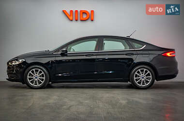 Седан Ford Fusion 2017 в 