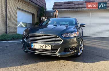 Седан Ford Fusion 2015 в 