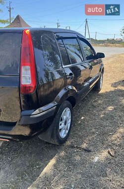 Хэтчбек Ford Fusion 2008 в 