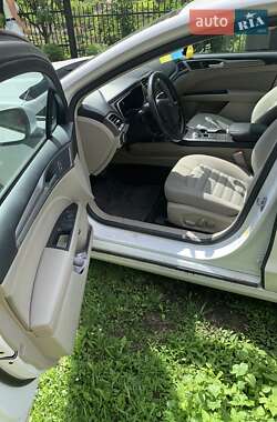Седан Ford Fusion 2018 в 