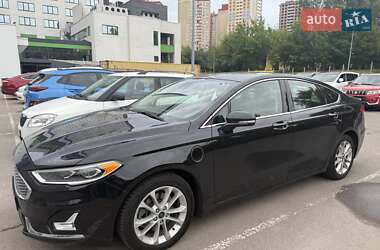 Седан Ford Fusion 2018 в 