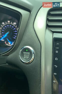 Седан Ford Fusion 2016 в 