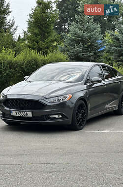 Седан Ford Fusion 2016 в 