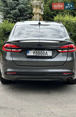 Седан Ford Fusion 2016 в 