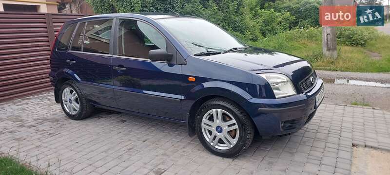 Хэтчбек Ford Fusion 2004 в Киеве
