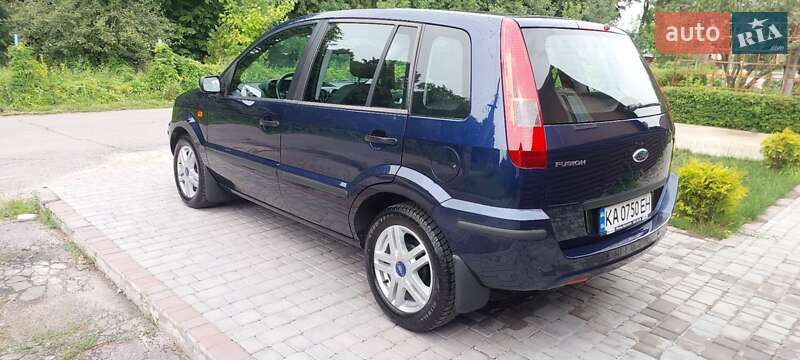Хэтчбек Ford Fusion 2004 в Киеве