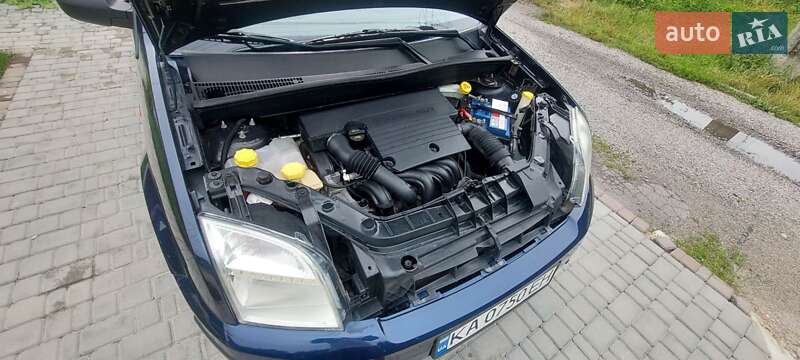 Хэтчбек Ford Fusion 2004 в Киеве