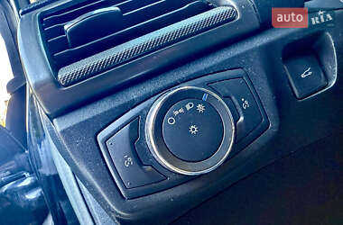 Седан Ford Fusion 2016 в 