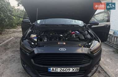 Седан Ford Fusion 2015 в 