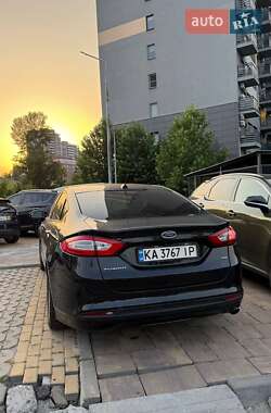 Седан Ford Fusion 2015 в 