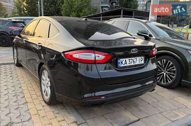 Седан Ford Fusion 2015 в 