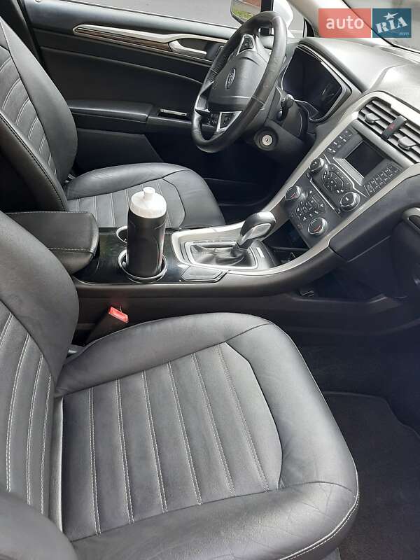 Седан Ford Fusion 2015 в Чернигове