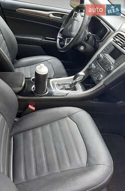 Седан Ford Fusion 2015 в 
