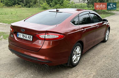 Седан Ford Fusion 2014 в Березане