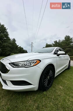 Седан Ford Fusion 2016 в 