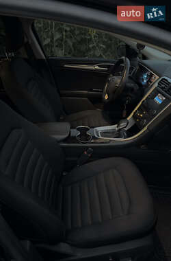 Седан Ford Fusion 2014 в 