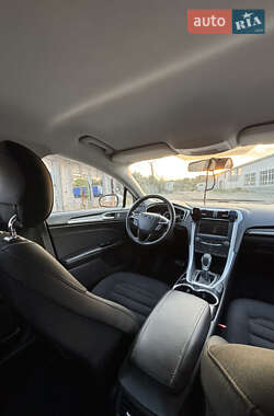 Седан Ford Fusion 2014 в 