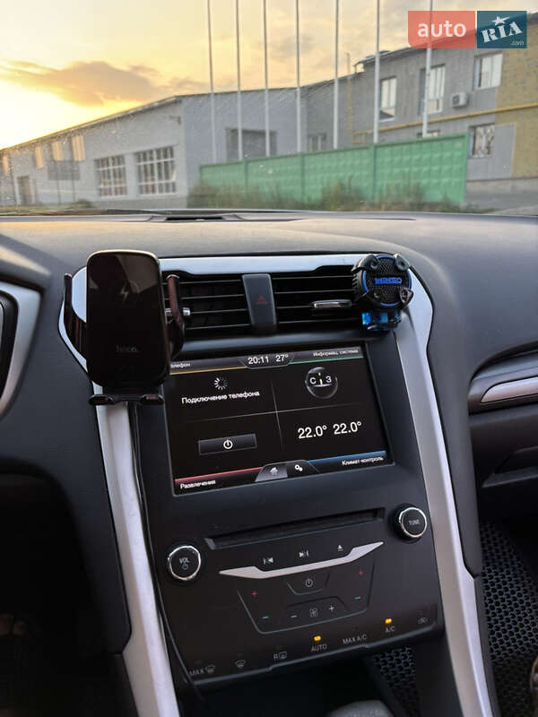 Седан Ford Fusion 2014 в Бучі
