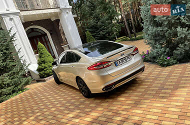 Седан Ford Fusion 2017 в 