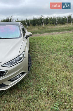 Седан Ford Fusion 2017 в 